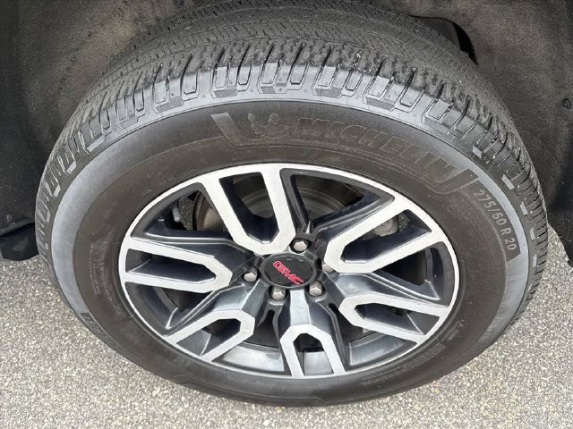 Used 2023 GMC Yukon XL AT4 AWD/4WD image 10