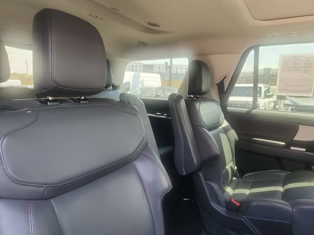 Certified 2025 Ford Expedition Active AWD/4WD image 30