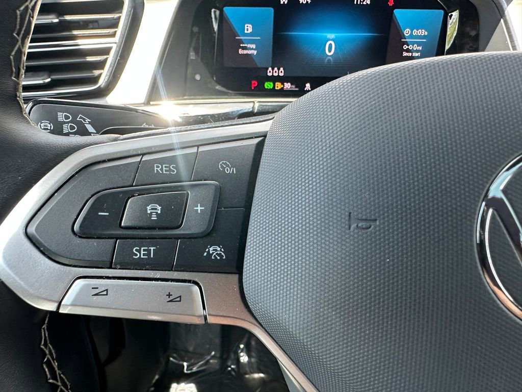 Used 2024 Volkswagen Atlas Cross Sport SE FWD image 27