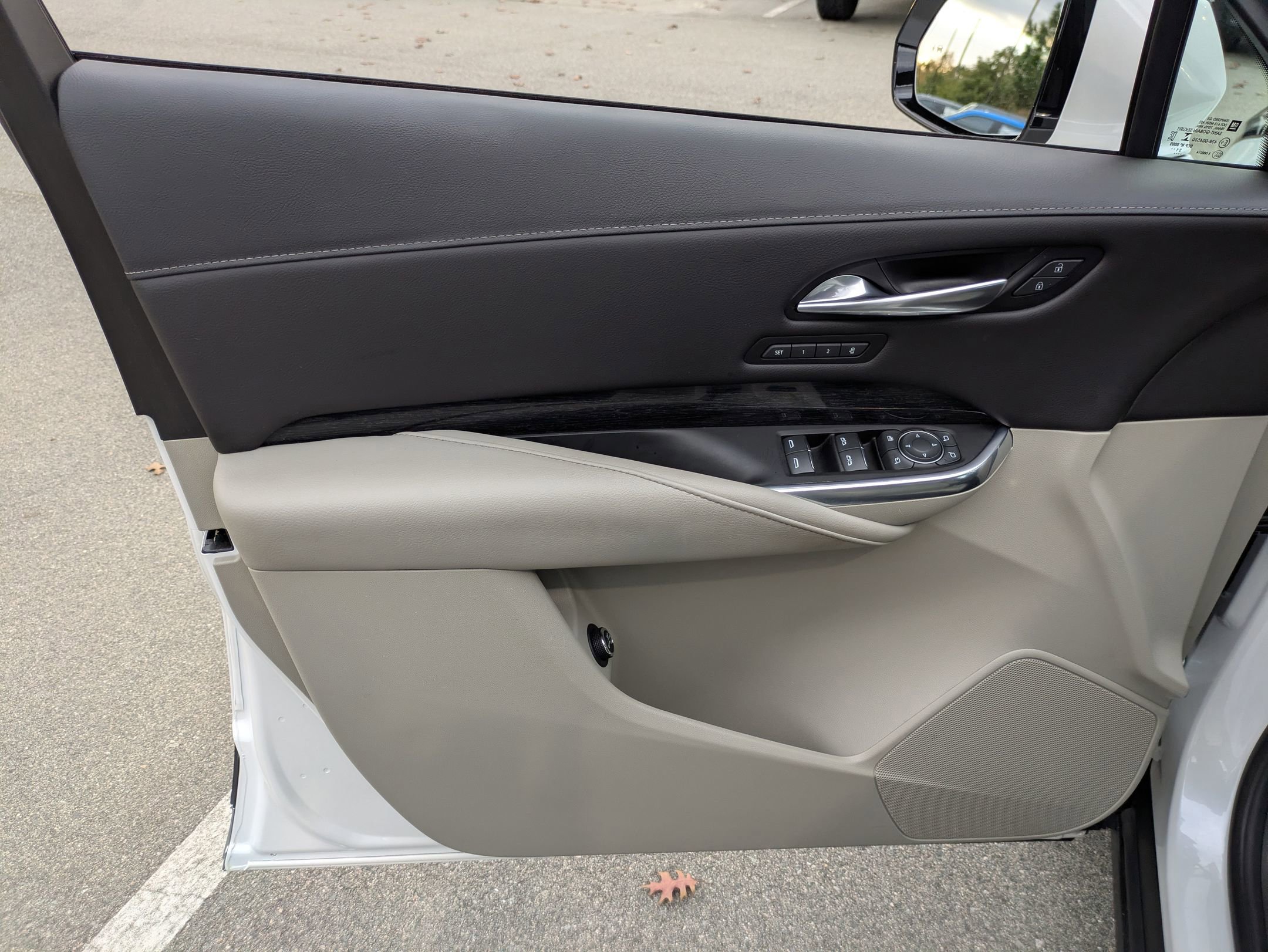 Used 2022 Cadillac XT4 Premium Luxury w/ Technology Package image 15