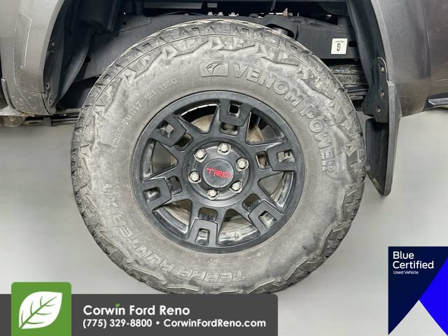 Used 2017 Toyota Tacoma TRD Sport AWD/4WD image 34