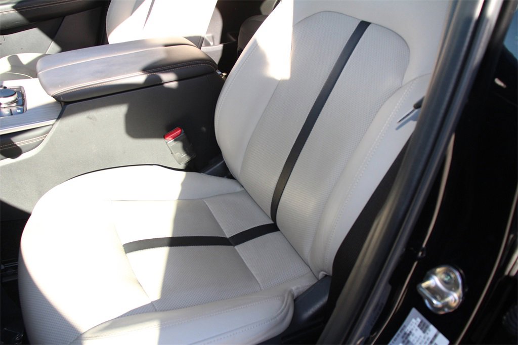 Used 2024 MAZDA CX-90 Plug-In Hybrid w/ Premium Pkg image 23