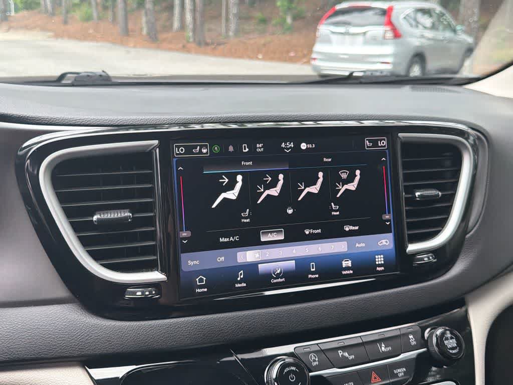 Used 2024 Chrysler Pacifica Touring-L FWD image 27