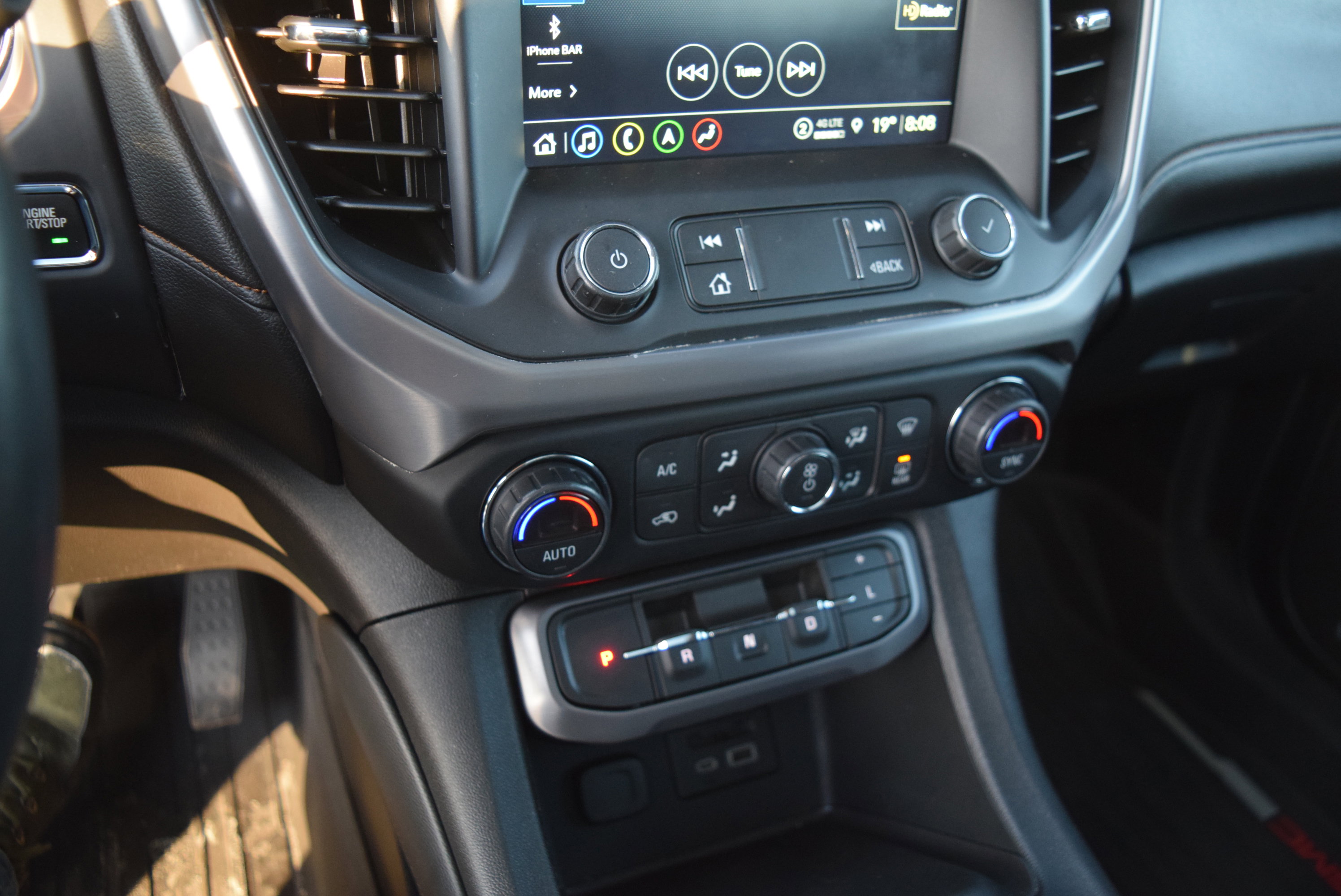 Used 2021 GMC Acadia AT4 w/ Technology Package image 16