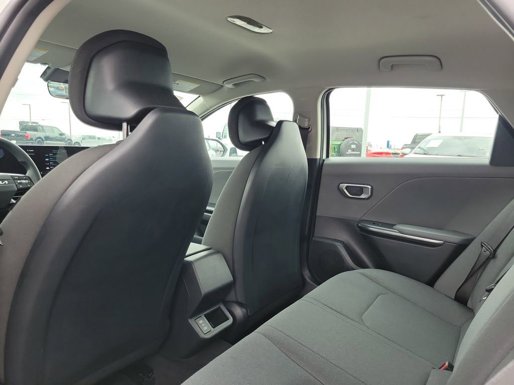 Used 2025 Kia K4 LXS image 16