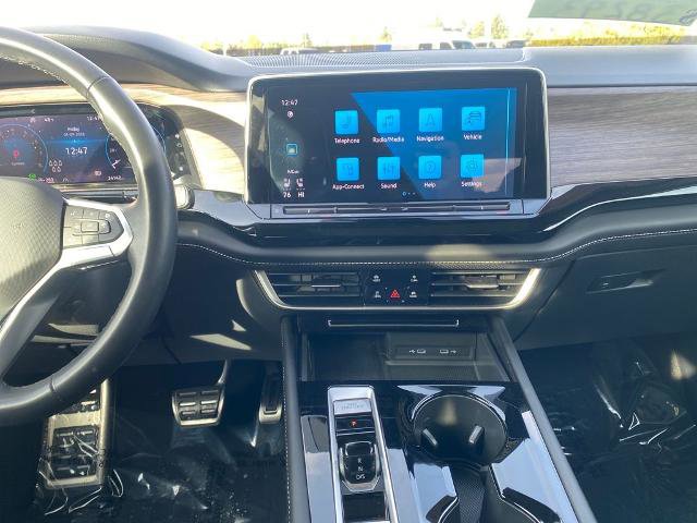 Used 2024 Volkswagen Atlas SEL Premium R-Line image 24