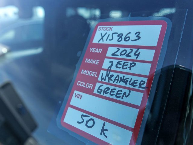 Used 2024 Jeep Wrangler Unlimited Sahara AWD/4WD image 30
