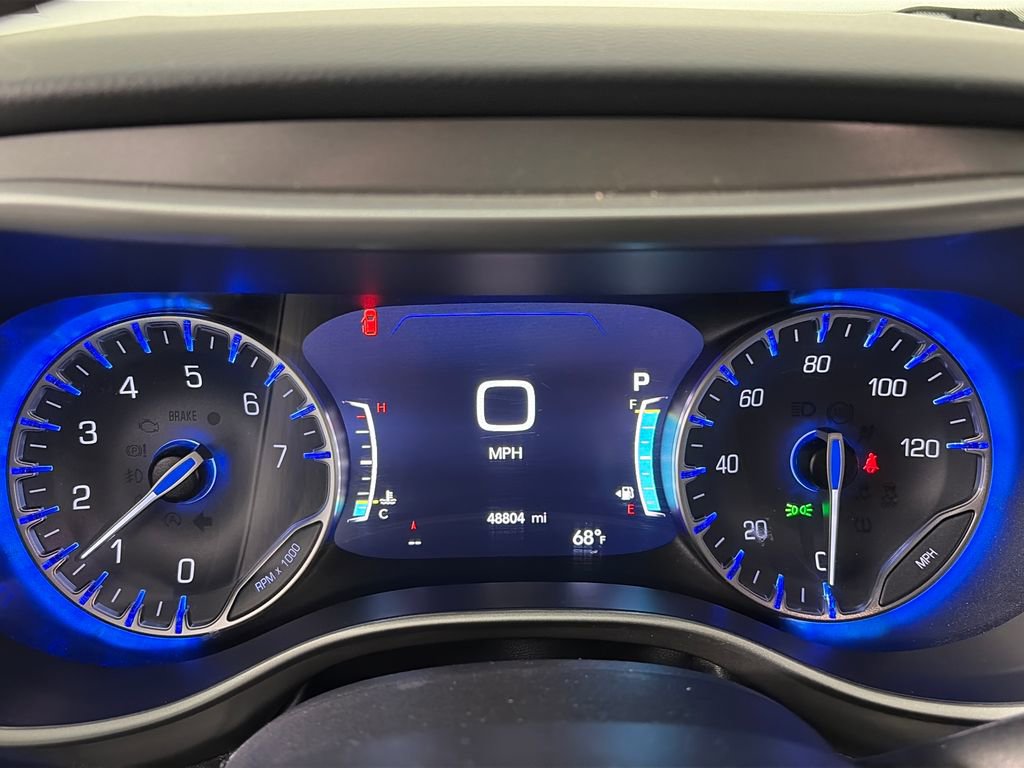 Used 2022 Chrysler Pacifica Touring-L FWD image 14