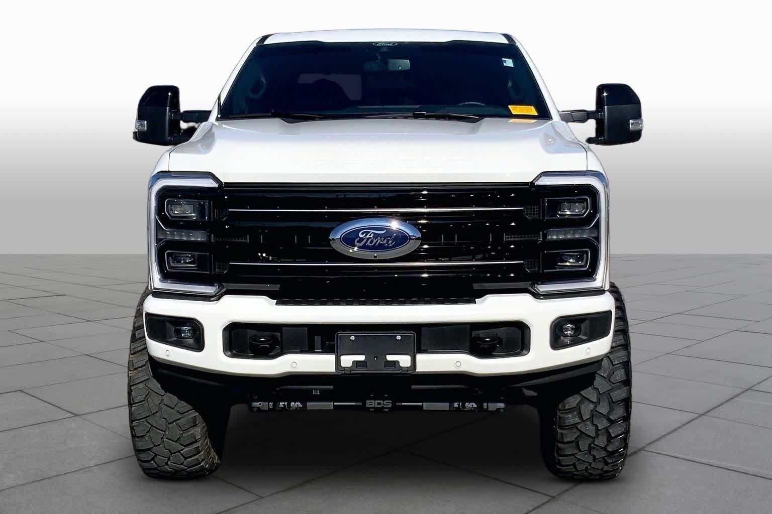 Certified 2025 Ford F250 Platinum w/ FX4 Off-Road Package AWD/4WD image 4
