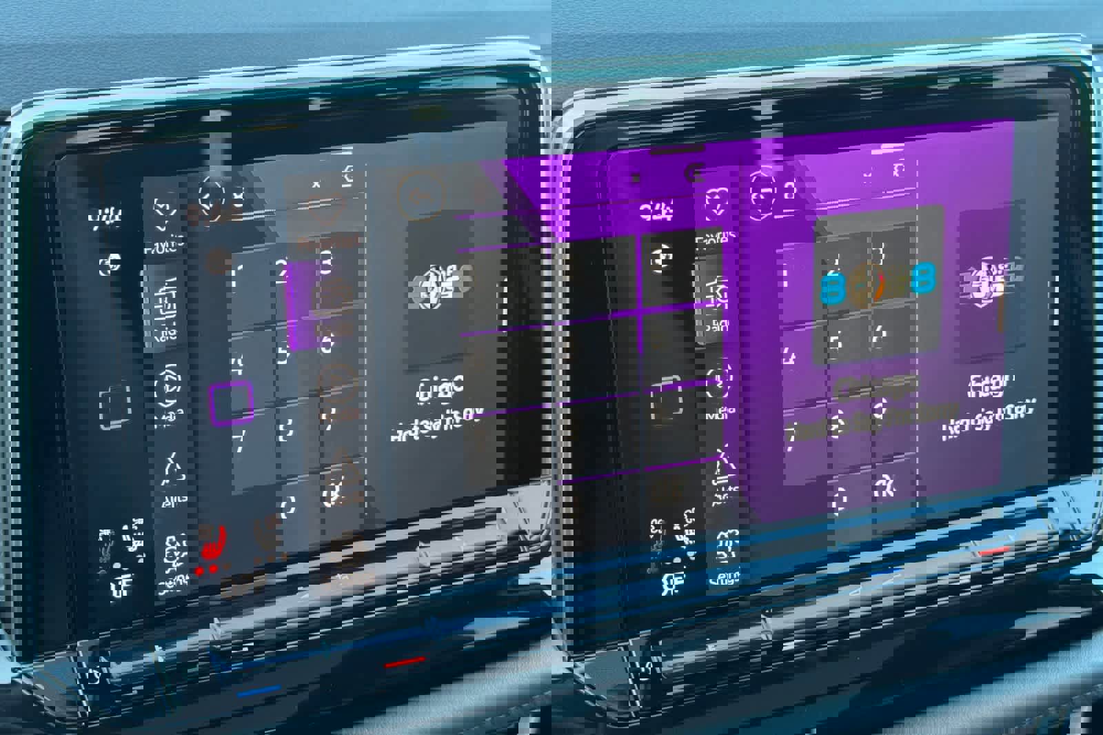 Used 2025 Volkswagen Atlas Peak Edition SE image 19