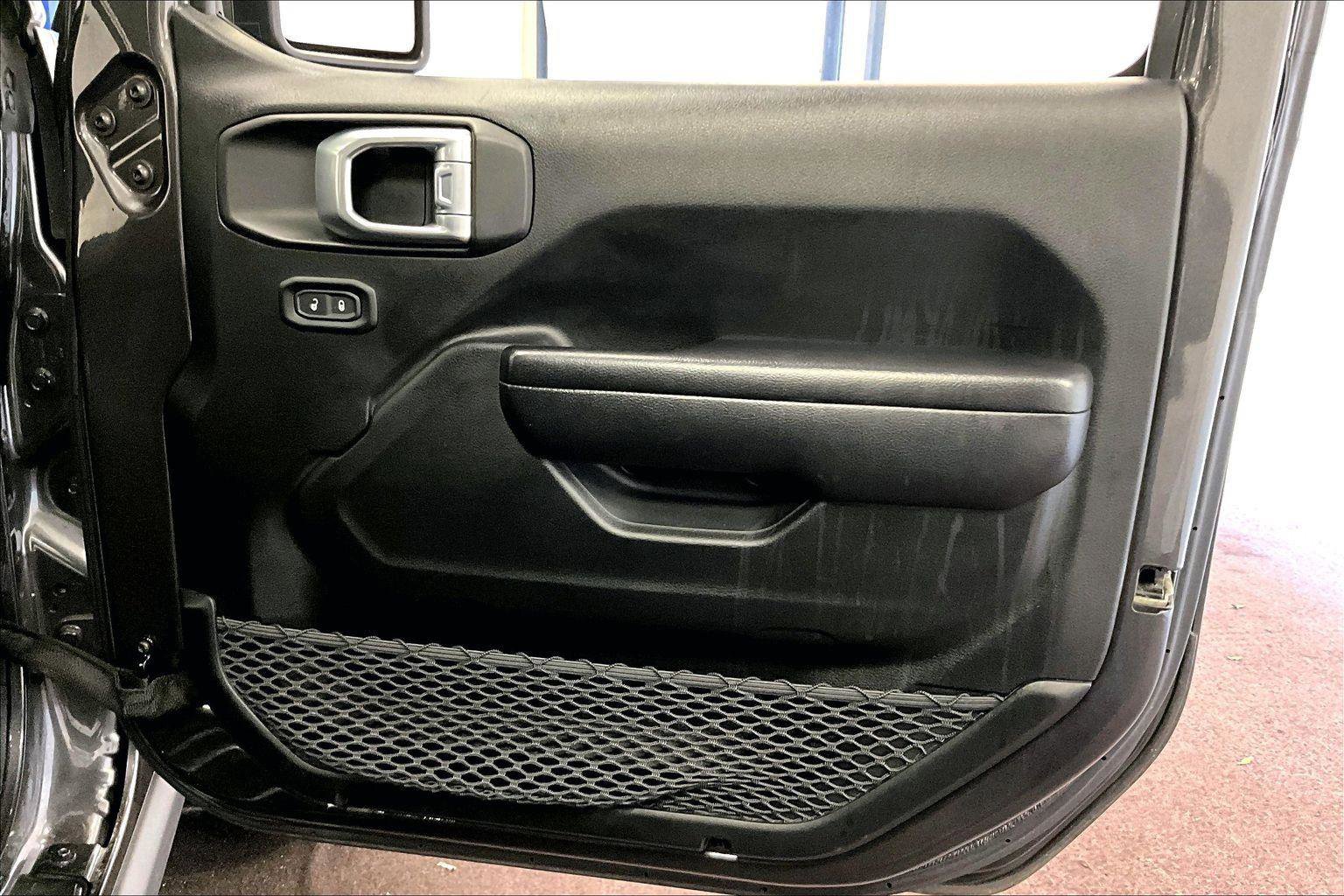 Used 2021 Jeep Wrangler Unlimited Willys image 23