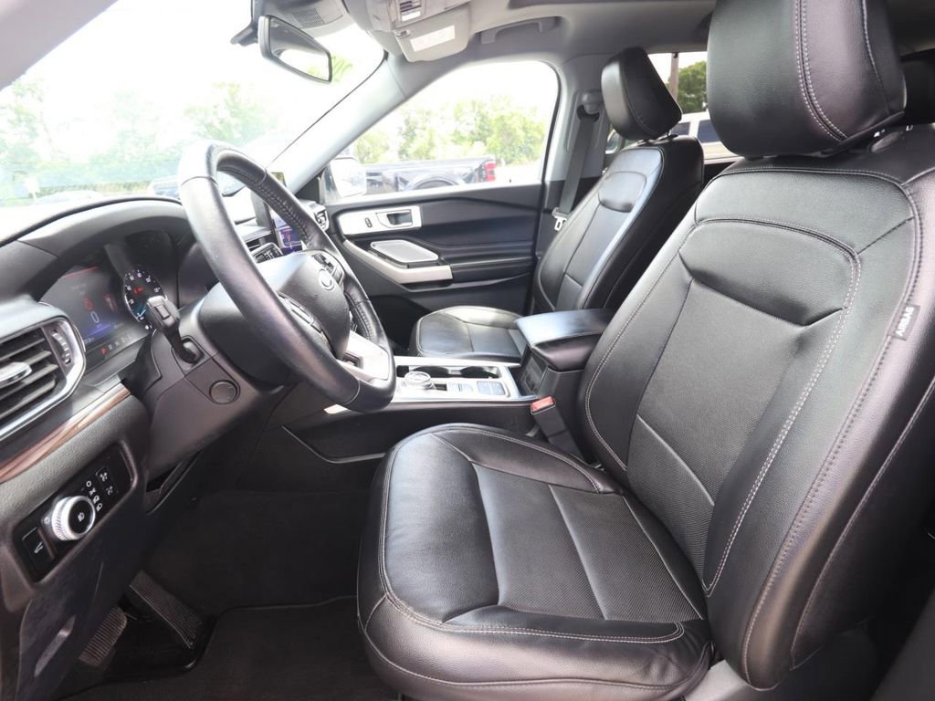 Certified 2022 Ford Explorer Limited w/ Limited Technology Package image 8