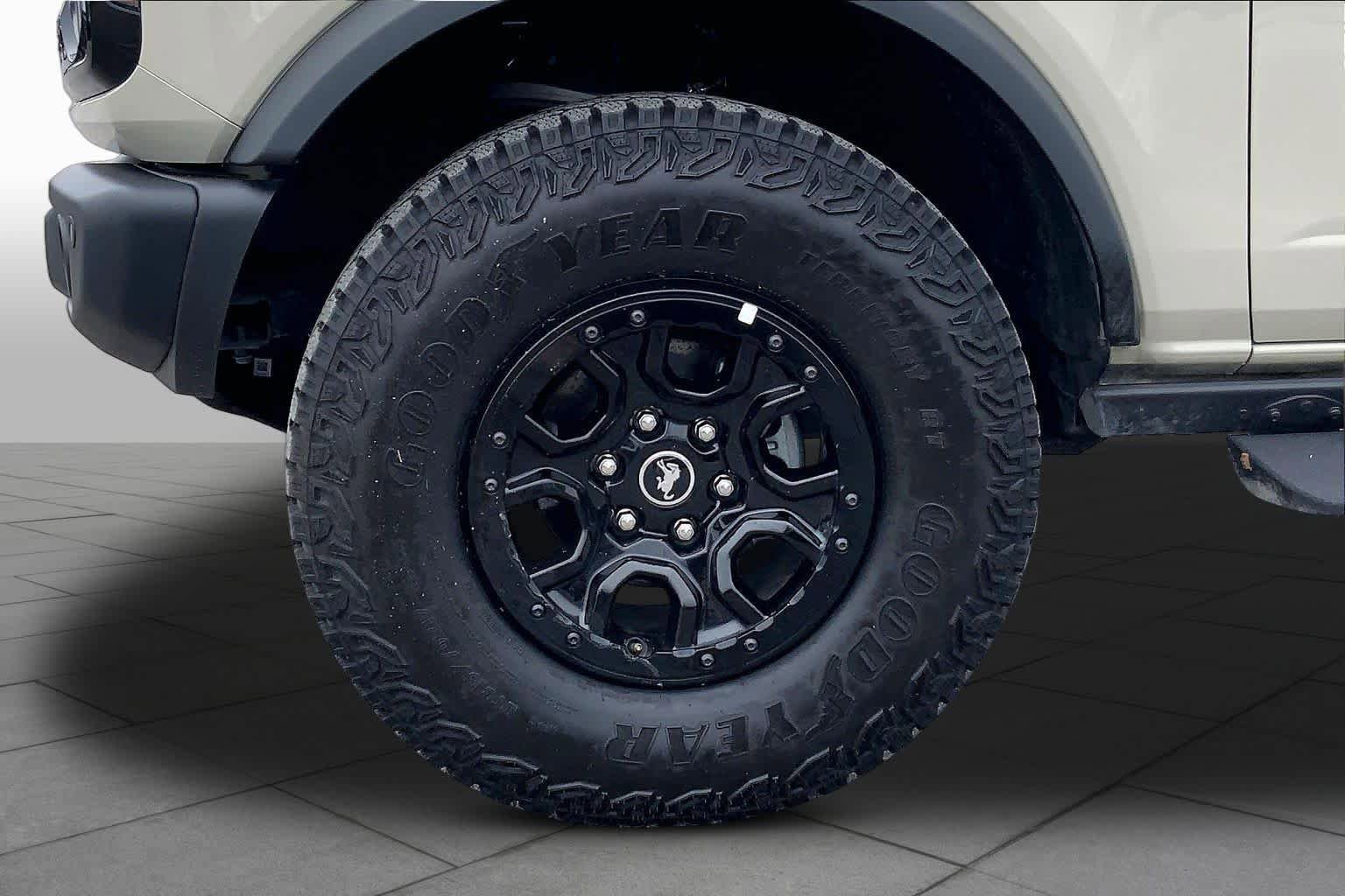 Certified 2025 Ford Bronco Badlands AWD/4WD image 11