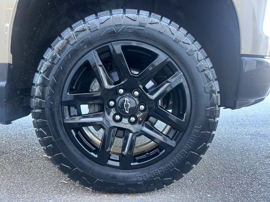 Used 2023 Chevrolet Silverado 1500 LT Trail Boss w/ LPO, Dark Essentials Package AWD/4WD image 35