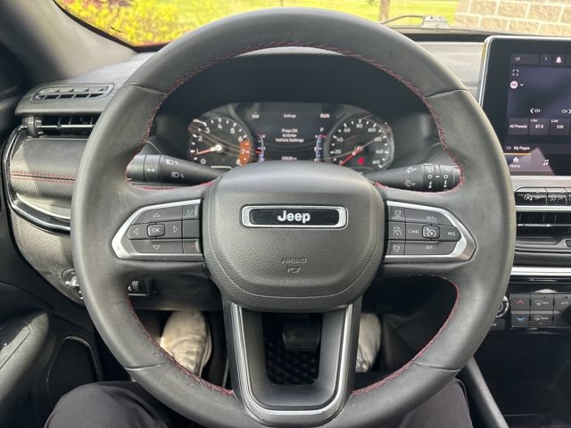 Used 2023 Jeep Compass Trailhawk AWD/4WD image 18