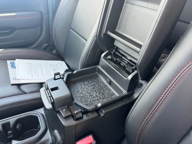 Used 2025 Jeep Wrangler Unlimited Rubicon AWD/4WD image 23