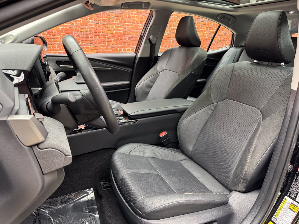 Used 2025 Toyota Camry XLE w/ Premium Plus Package AWD/4WD image 24