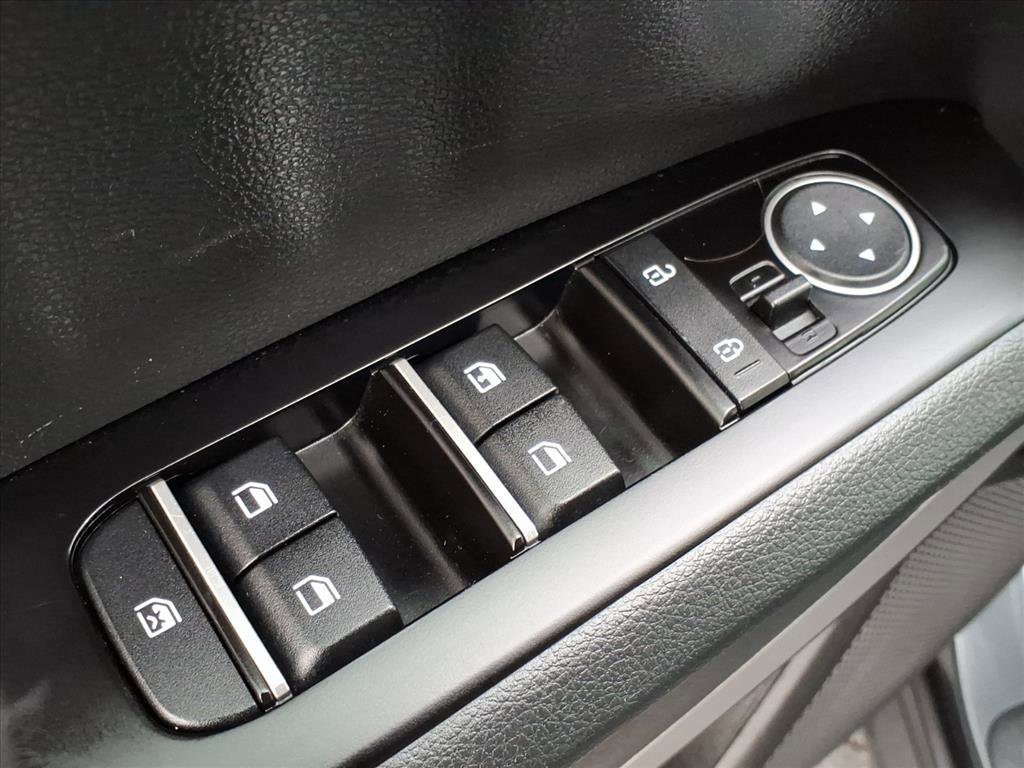 Used 2023 Kia Soul LX w/ LX Technology Package image 12