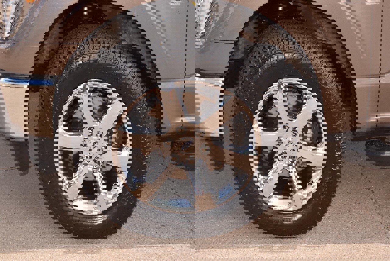 Certified 2022 Ford F150 XLT w/ Equipment Group 302A High image 40