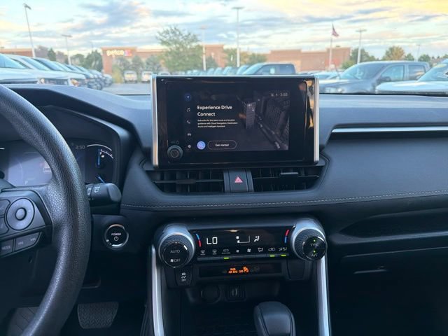 Used 2025 Toyota RAV4 XLE AWD/4WD image 18