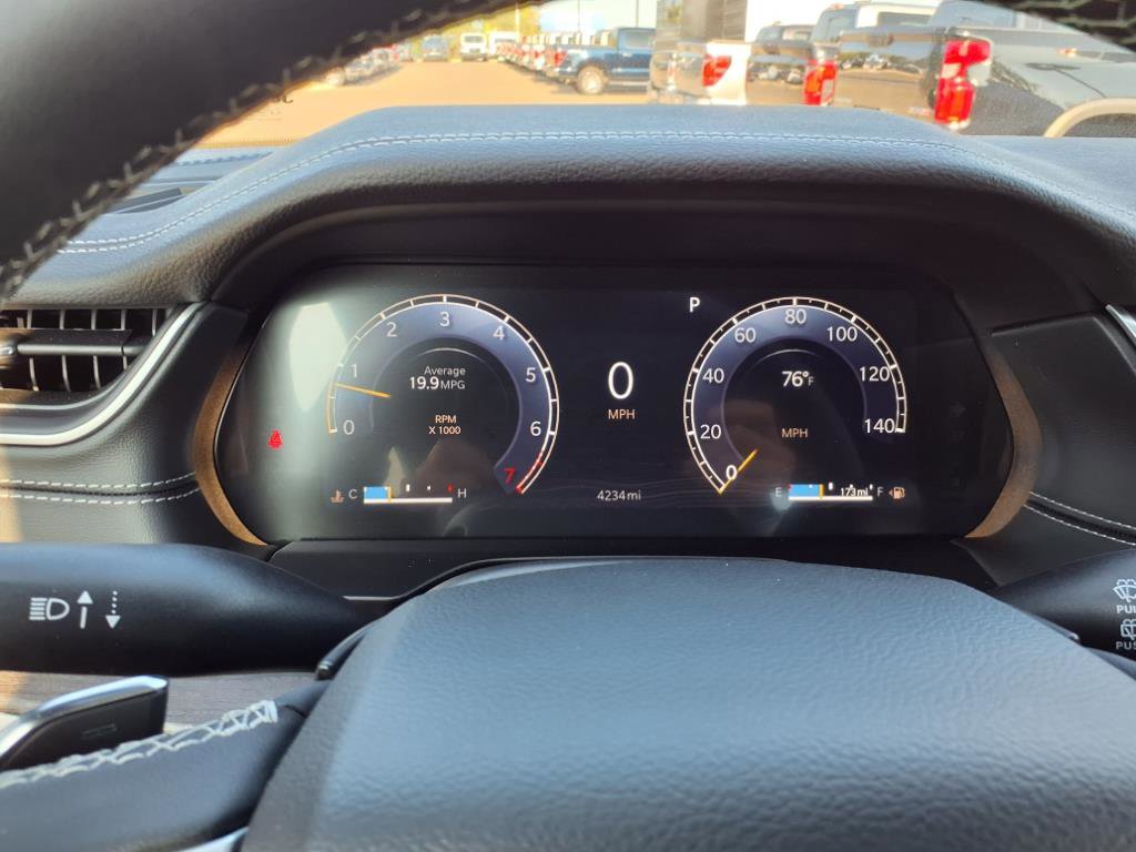 Used 2025 Jeep Grand Cherokee L Limited w/ Black Appearance Package image 16