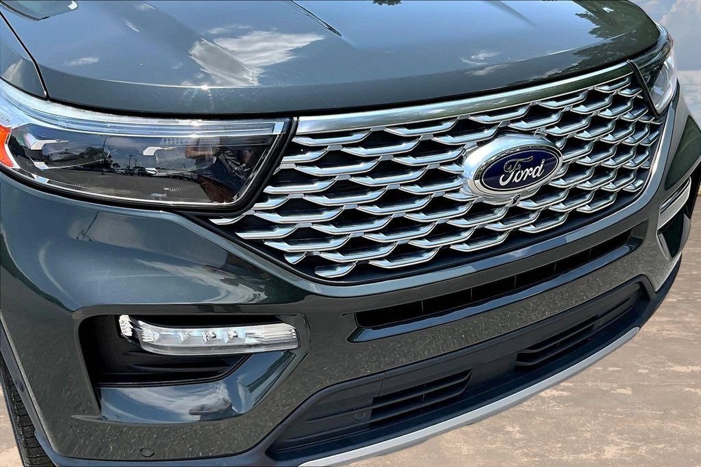 Certified 2022 Ford Explorer Platinum w/ Equipment Group 601A AWD/4WD image 35