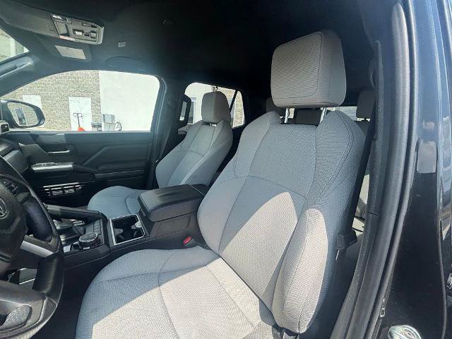 Used 2025 Toyota 4Runner SR5 AWD/4WD image 14