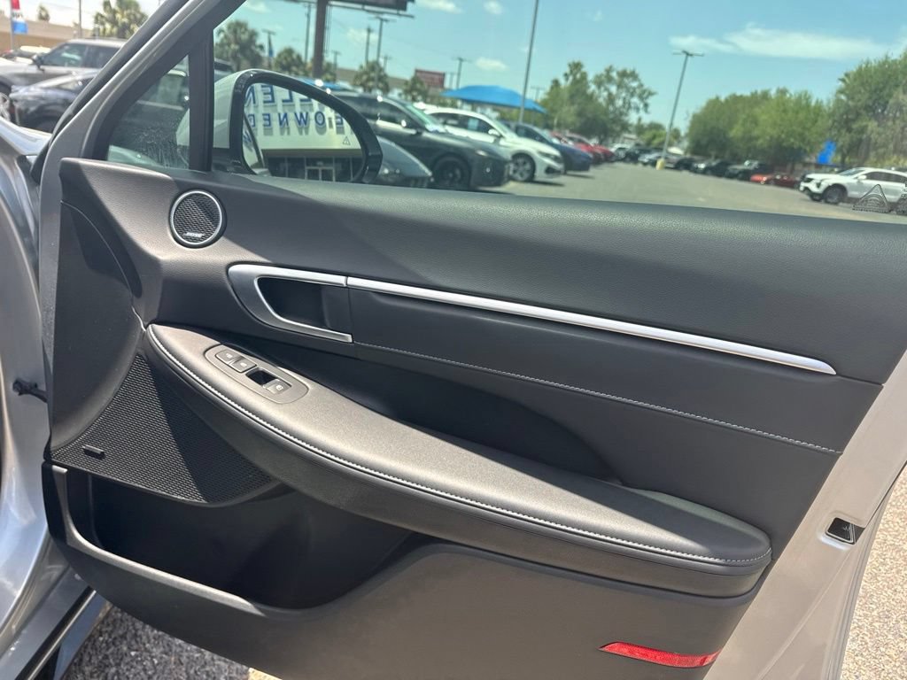 Used 2025 Hyundai Sonata Limited FWD image 24
