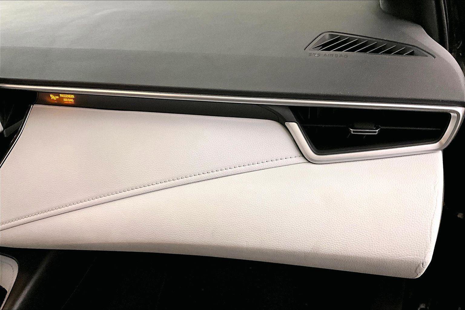 Used 2019 Toyota Corolla SE image 15