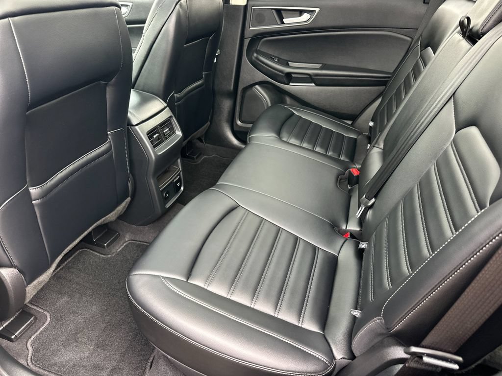 Certified 2024 Ford Edge SEL w/ Convenience Package AWD/4WD image 11