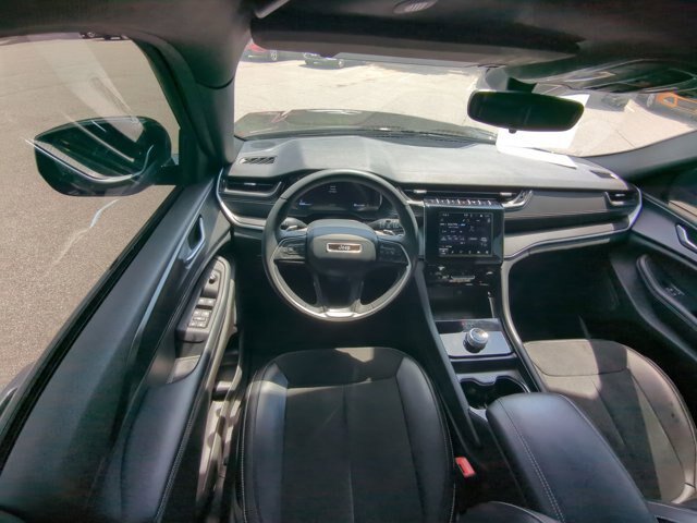 Used 2024 Jeep Grand Cherokee Altitude AWD/4WD image 31