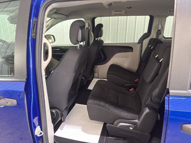 Used 2019 Dodge Grand Caravan SE w/ UConnect Hands-Free Group FWD image 9