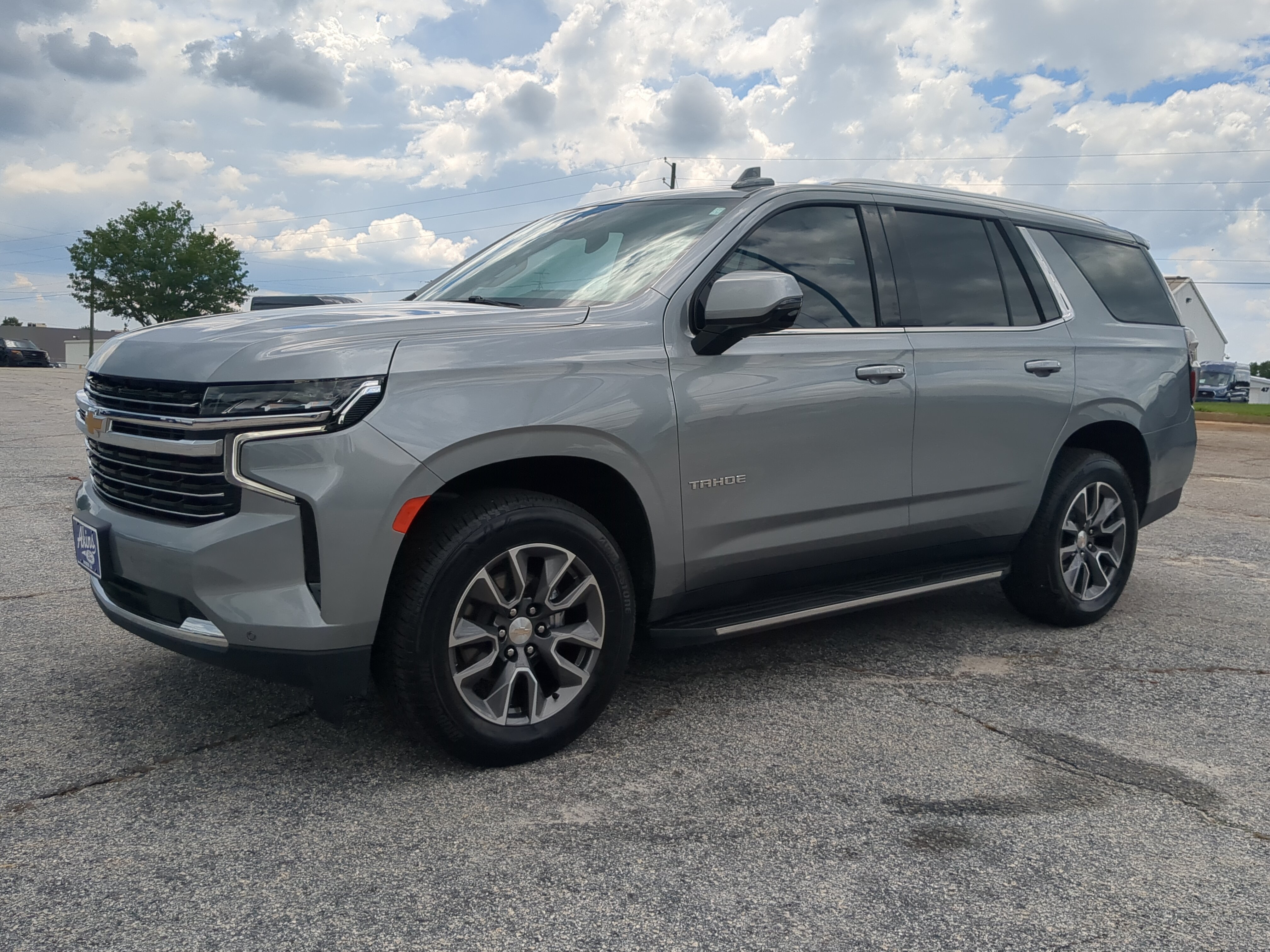 Used 2024 Chevrolet Tahoe LT w/ LT Signature Plus Package RWD image 6