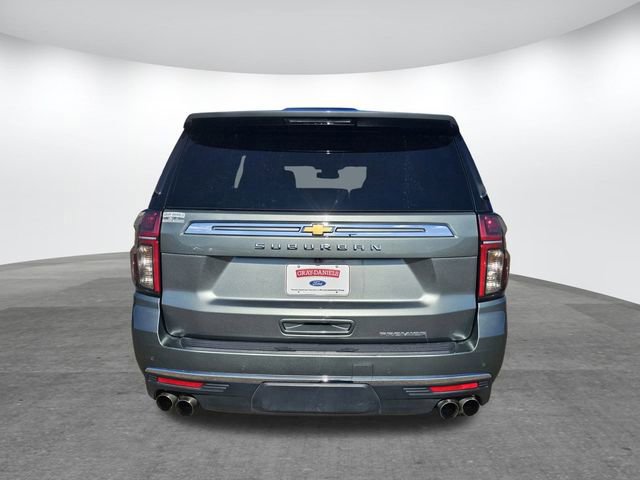Used 2023 Chevrolet Suburban Premier image 3