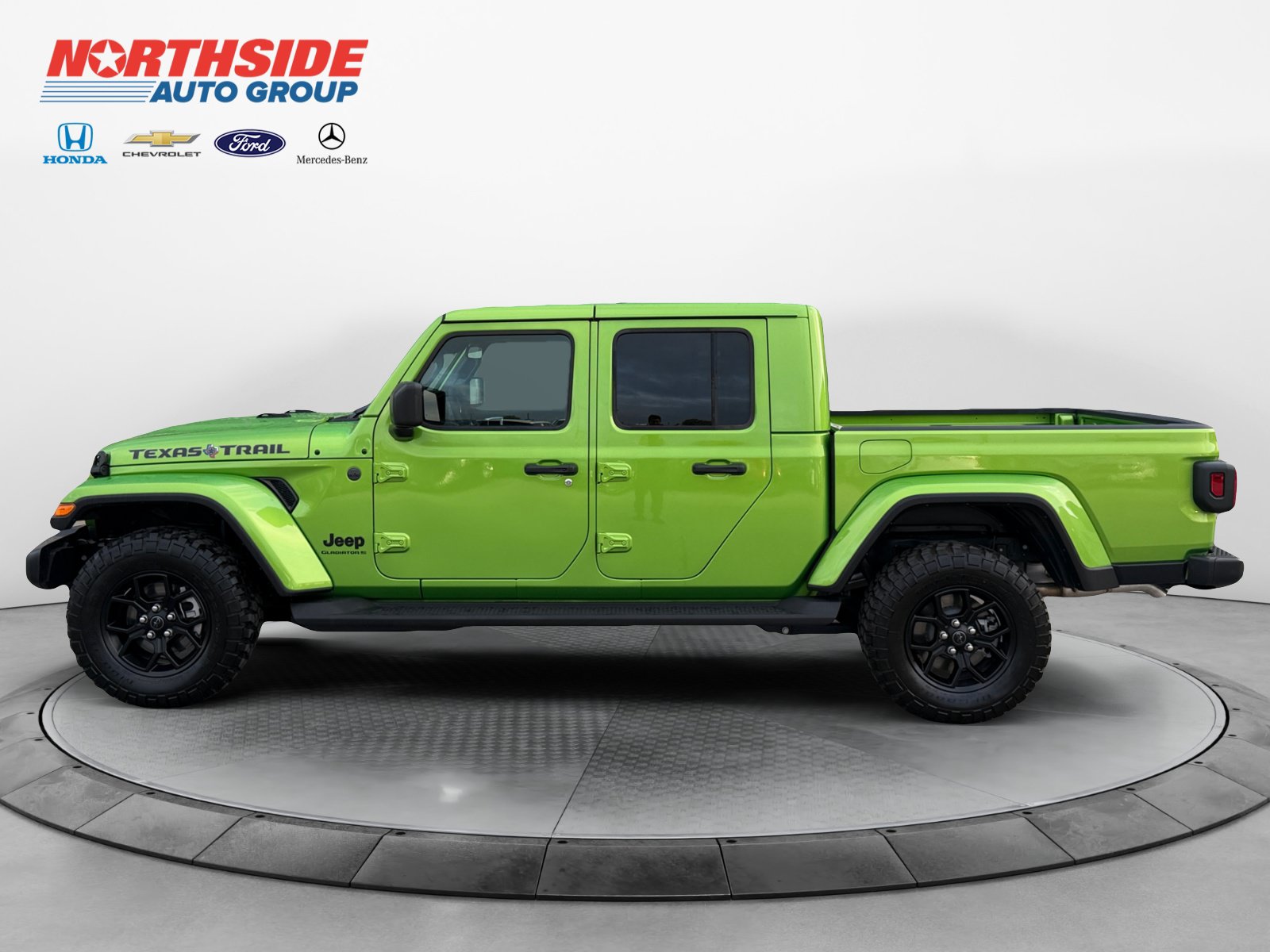 Used 2026 Jeep Gladiator Sport AWD/4WD image 4