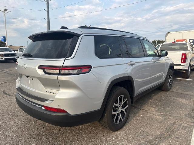 Used 2024 Jeep Grand Cherokee L Limited w/ Luxury Tech Group II AWD/4WD image 2