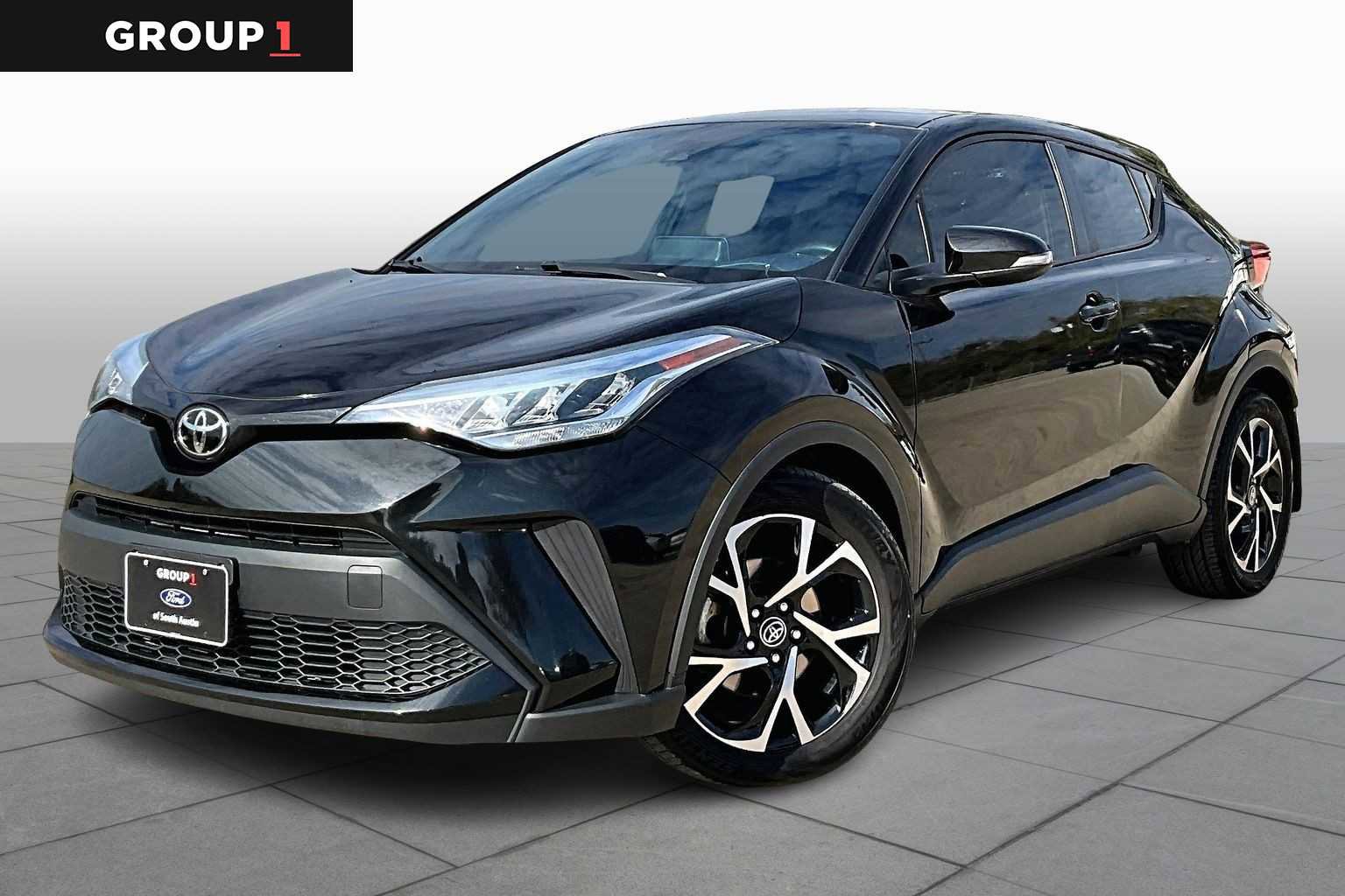 Used 2022 Toyota C-HR XLE image 1