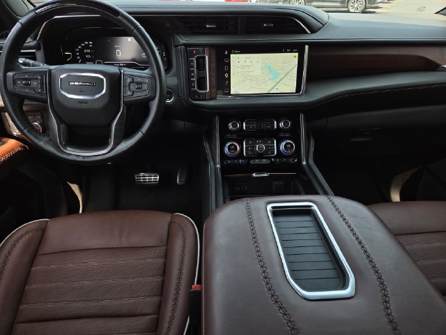 Used 2023 GMC Yukon Denali Ultimate AWD/4WD image 8
