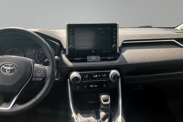 Used 2022 Toyota RAV4 XLE Premium AWD/4WD image 6