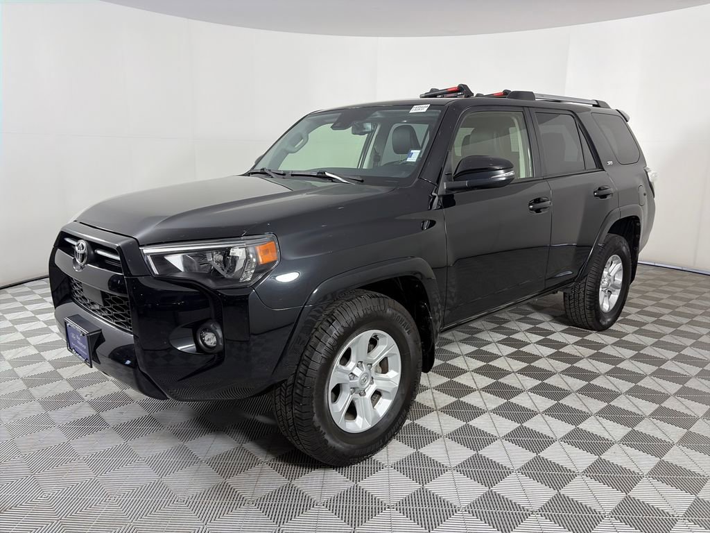 Used 2024 Toyota 4Runner SR5 Premium w/ Moonroof Package RWD video 3