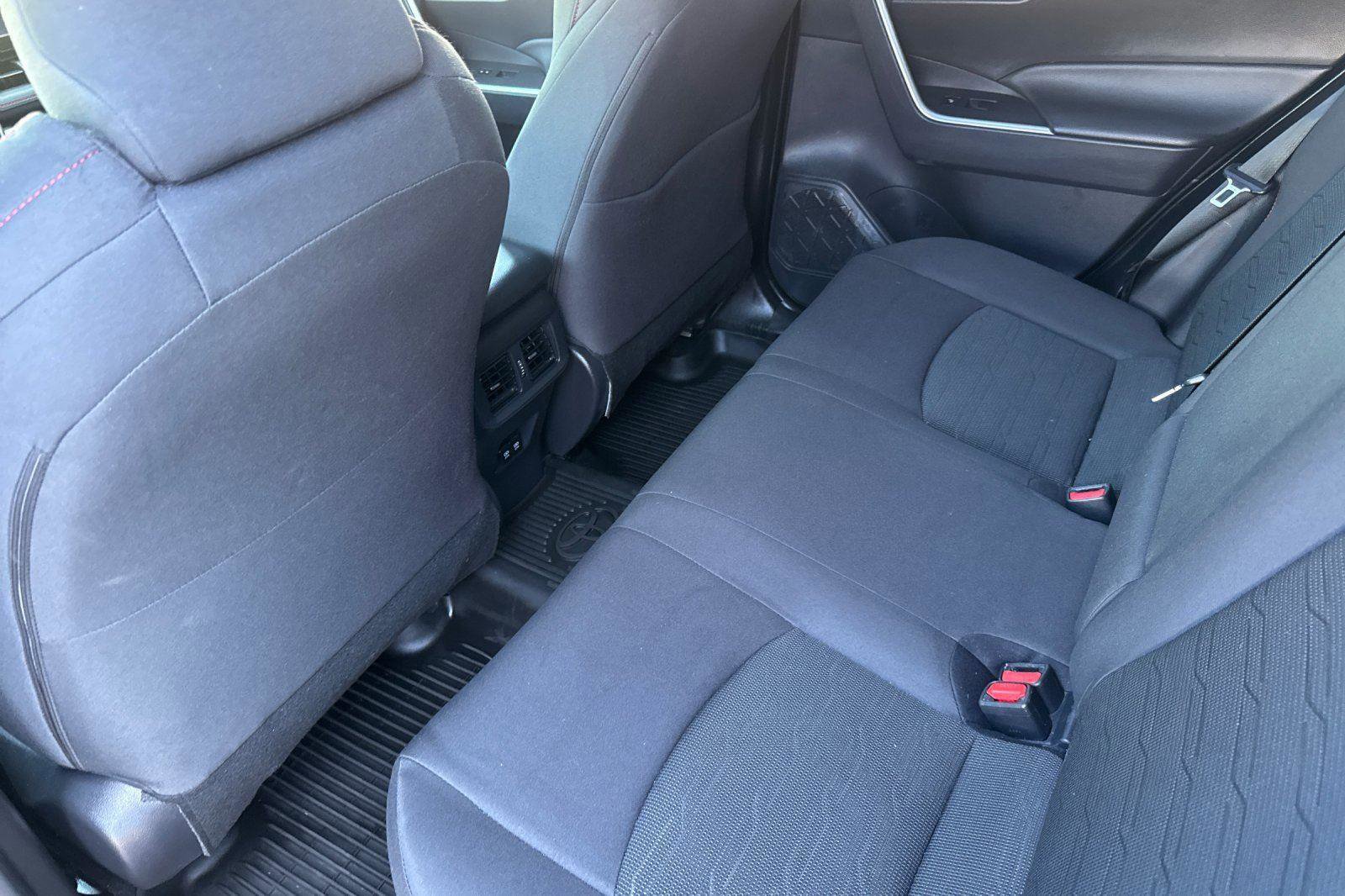 Used 2021 Toyota RAV4 SE w/ Weather & Moonroof Package AWD/4WD image 19