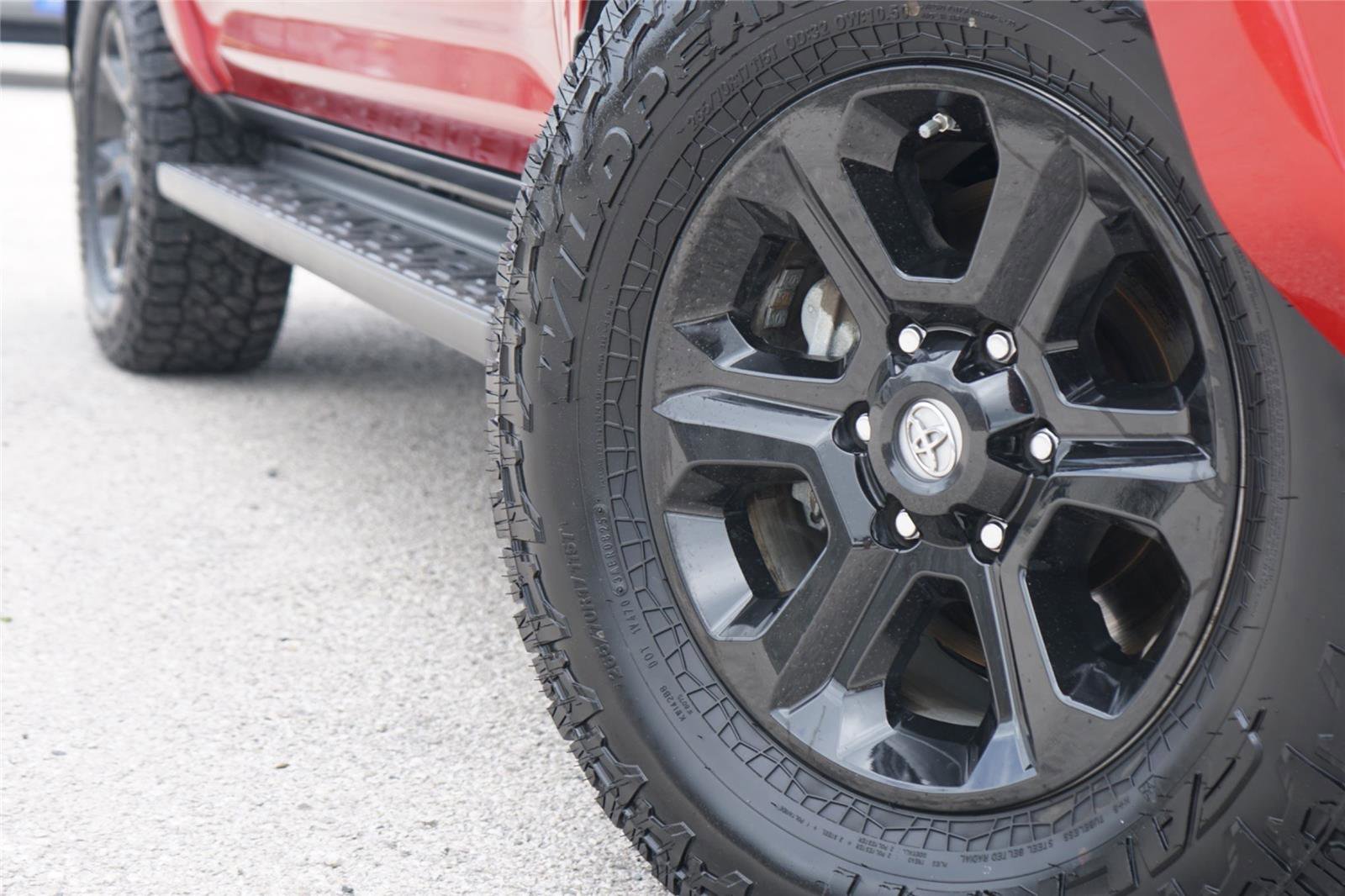 Used 2020 Toyota 4Runner SR5 Premium AWD/4WD image 2