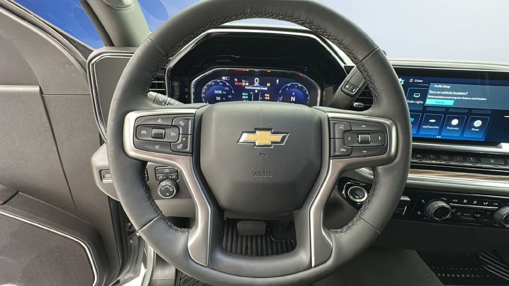 Used 2025 Chevrolet Silverado 1500 LT AWD/4WD image 16