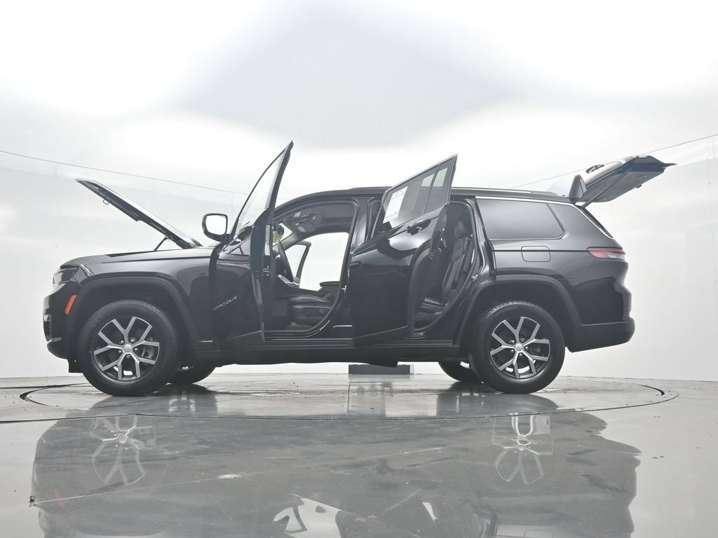 Used 2023 Jeep Grand Cherokee L Limited AWD/4WD image 52