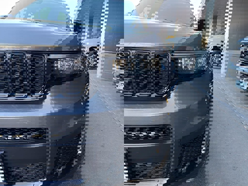 Used 2023 Jeep Grand Cherokee L Laredo image 8