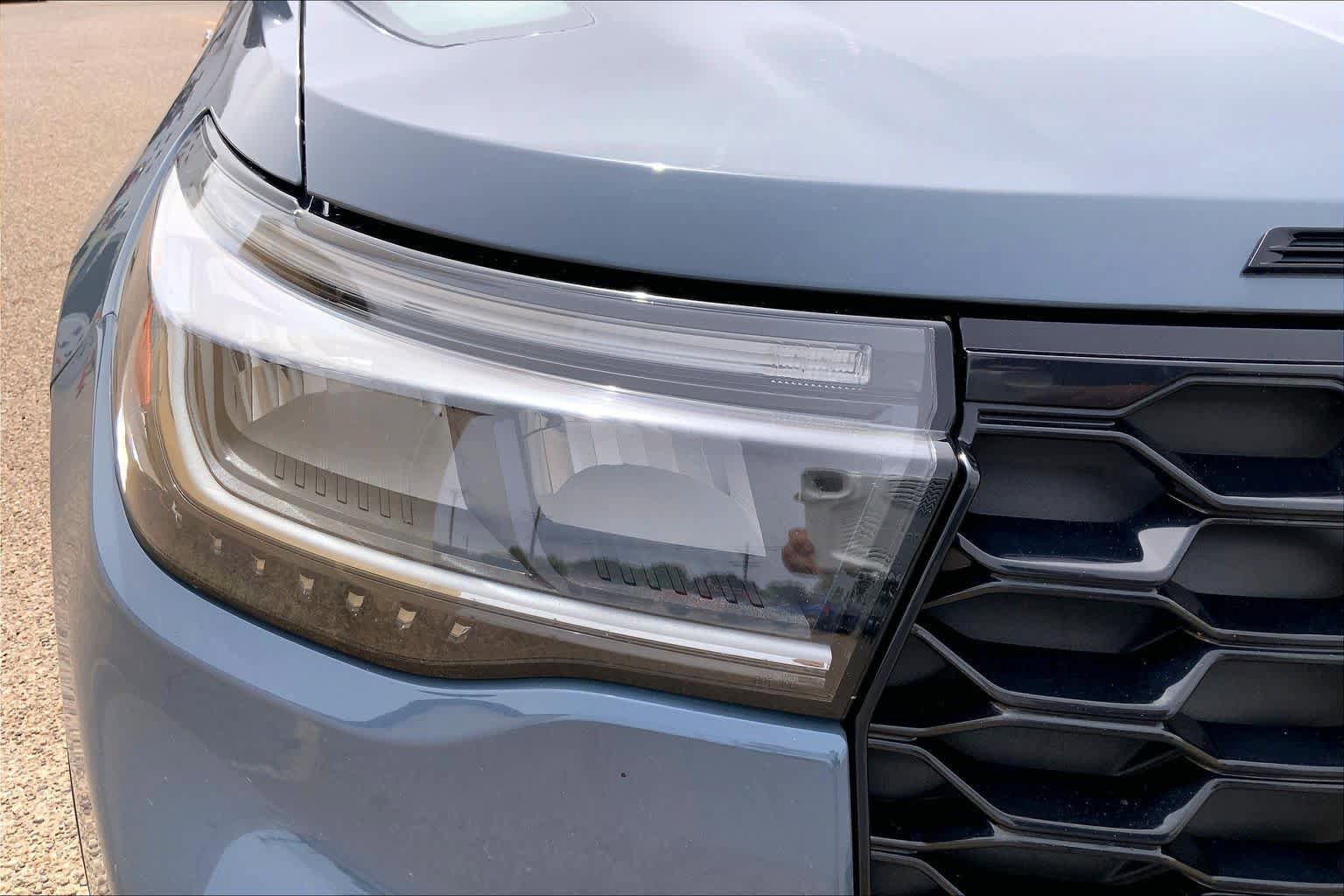 Certified 2025 Ford Explorer ST-Line w/ Premium Package RWD image 28