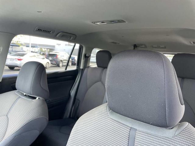 Used 2023 Toyota Highlander LE image 21