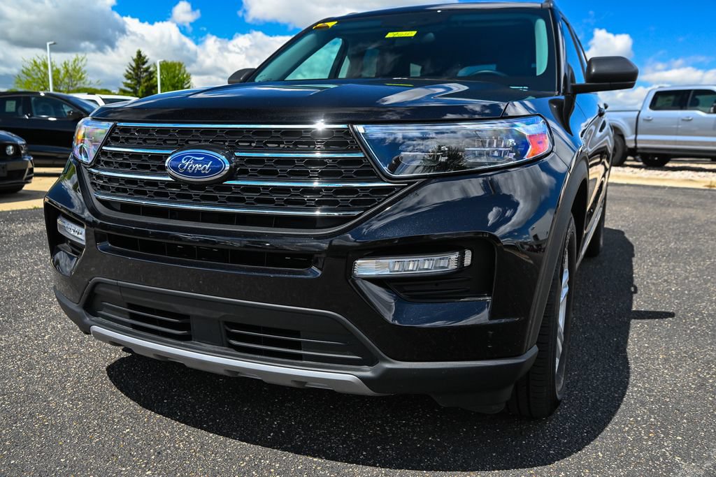 Certified 2024 Ford Explorer XLT w/ Equipment Group 202A AWD/4WD image 11