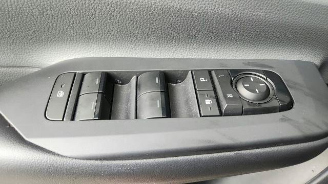 Used 2026 Toyota Prius LE FWD image 22