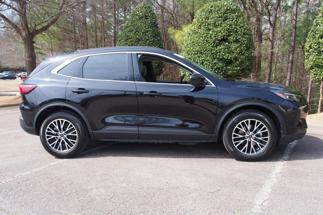 Certified 2025 Ford Escape SE w/ PHEV Premium Package image 8